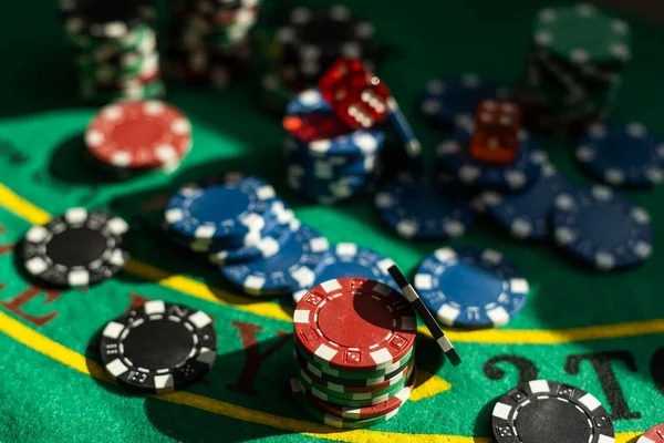 The Dog House slot game interface on atom138 slot with cascading reels